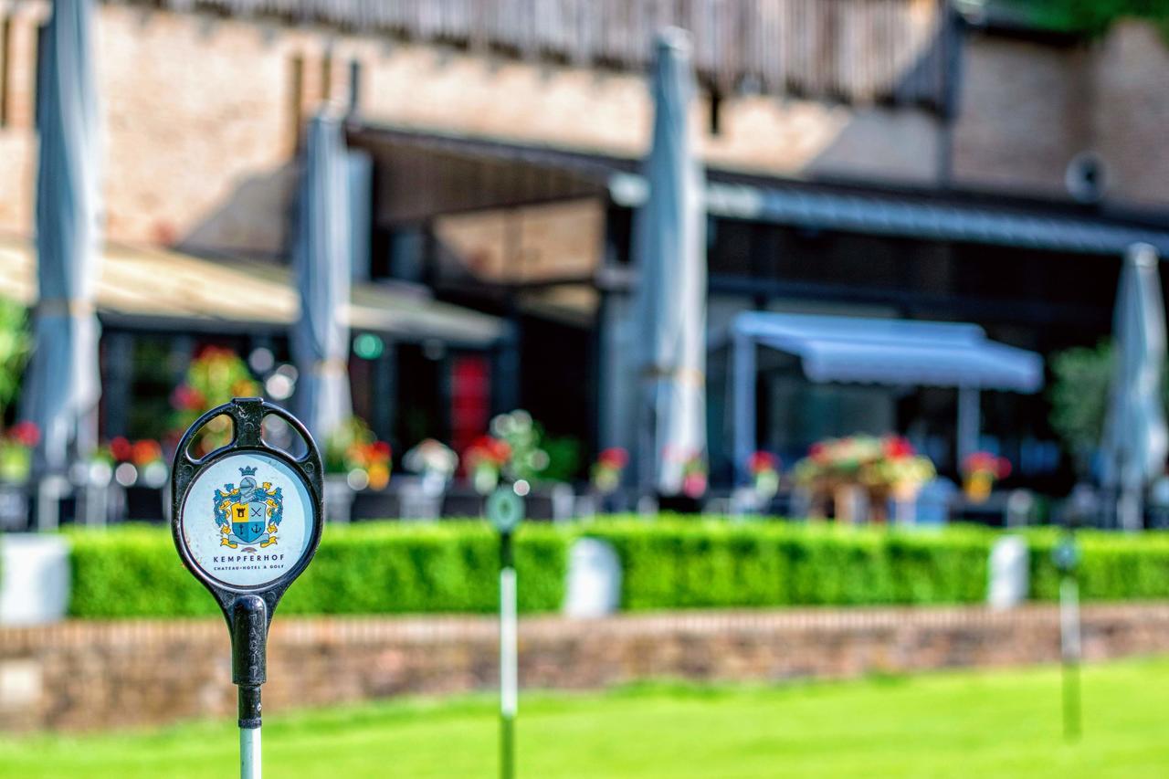 Le Kempferhof Golf Et Chateau-Hotel Плобсхейм Экстерьер фото